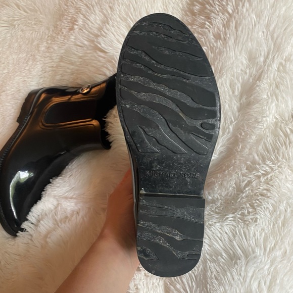 Michael Kors Black Ankle Rain Boot Size 7 - Picture 4 of 9